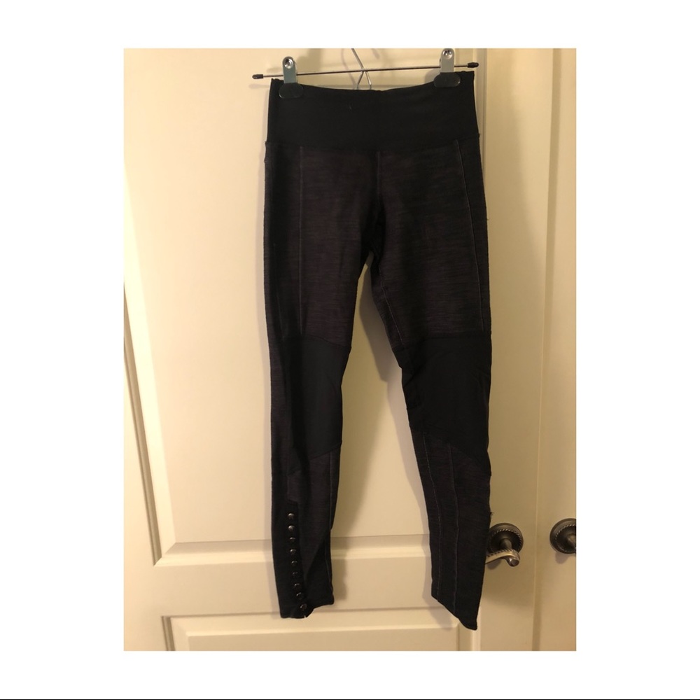 Lululemon Athletics with Snap Details